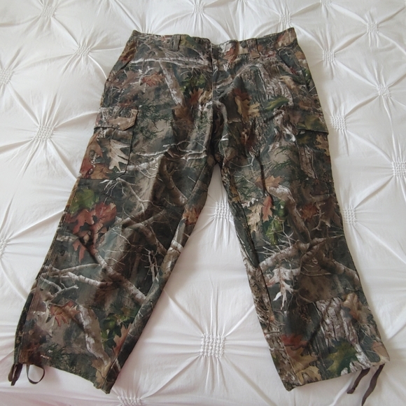 RedHead Silent-Hide camo oak cargo cropped pants Bass Pro Shops 2018. Size XL 32 - Picture 1 of 16